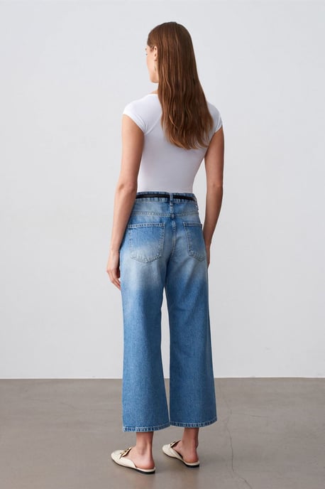 Hüfttaschenweite Weite Capri-Jeans - Image 2