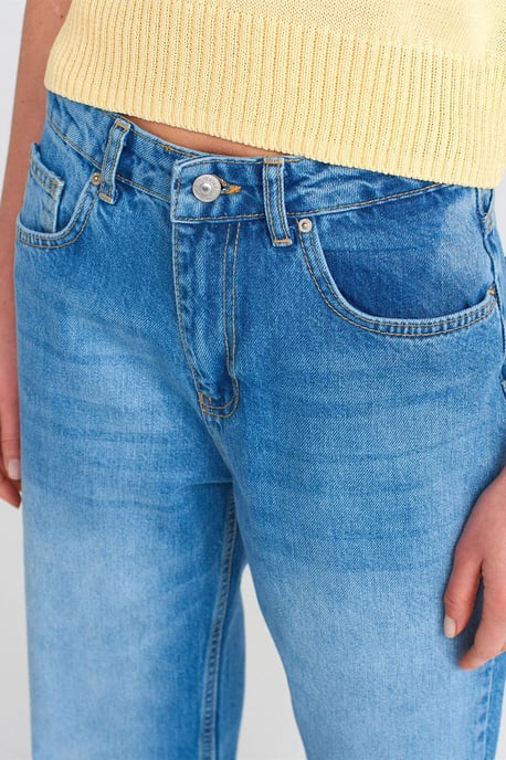 Damen Hochtaillierte Schlagjeans - Image 4