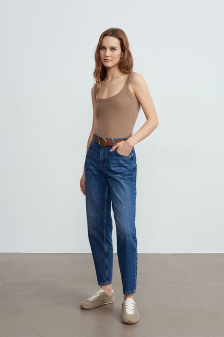 Niedrig geschnittene gerade Baumwolljeans - Image 4
