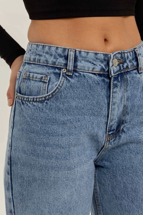 Gerade geschnittene Jeans mit mittlerer Leibhöhe - Image 5