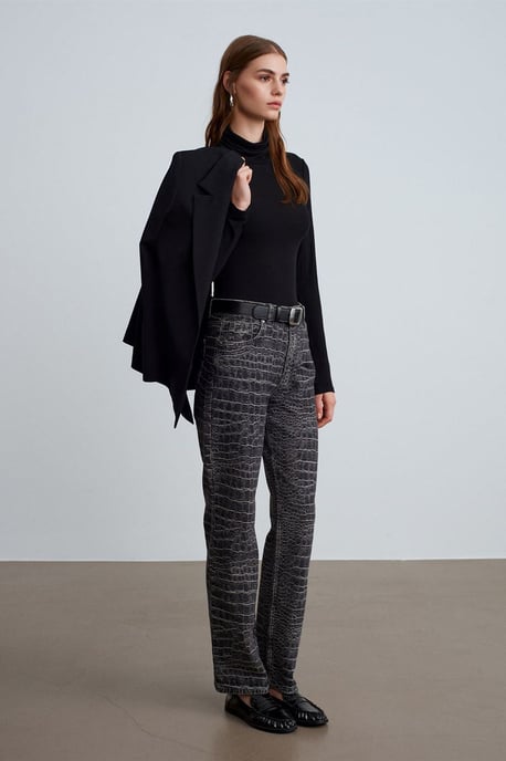 Hoch geschnittene gerade Jeans mit Struktur - Image 4