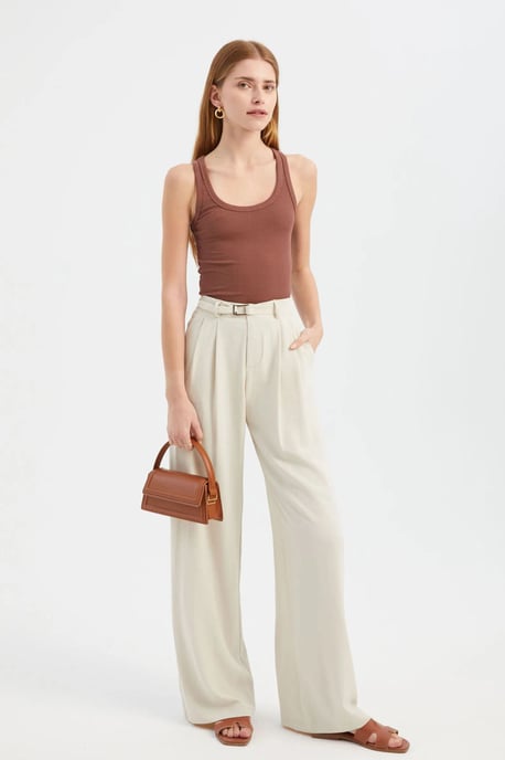 Einfarbiger Rundhals-Basic-Cami-Top - Image 1
