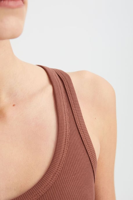 Einfarbiger Rundhals-Basic-Cami-Top - Image 4