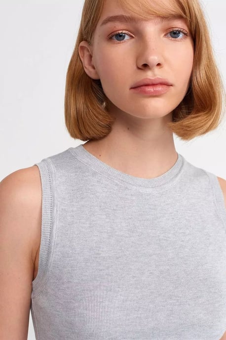 Strick Crewneck Crop Top - Image 4