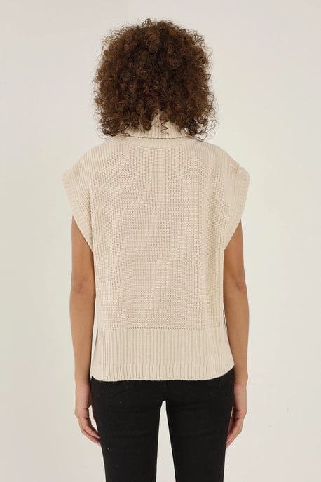 Lässiger Rollkragen-Strickpullunder - Image 4