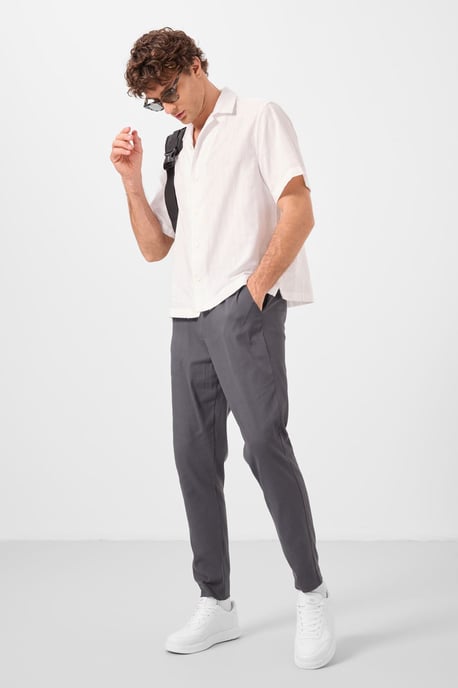 Herren Chinos mit geradem Bein aus Gabardine - Image 4