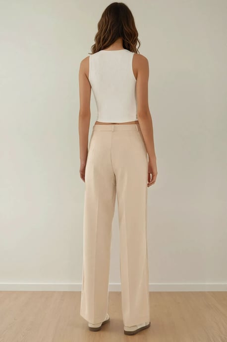 Hosen mit geradem Schnitt und mittlerer Taille mit Falten - Image 6