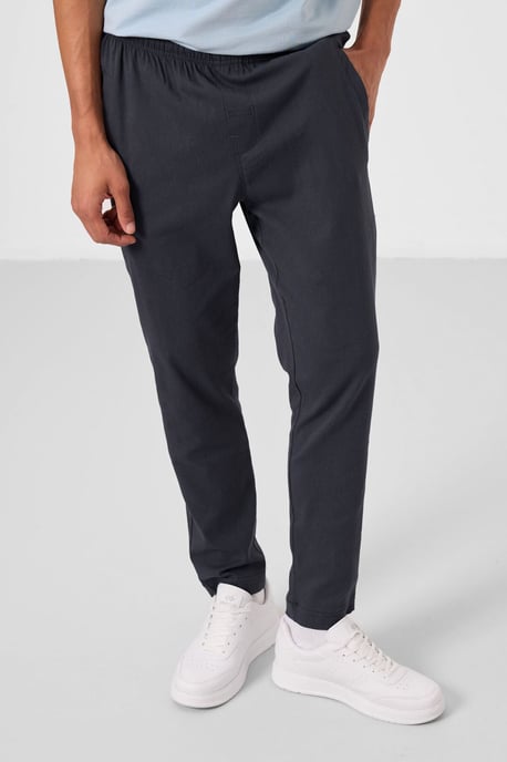 Herren Chinohose mit geradem Bein aus Gabardine - Image 3