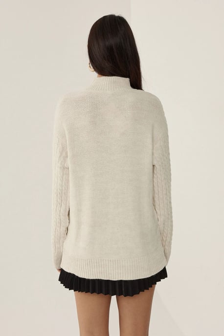 Haarknoten Strickpullover - Image 5