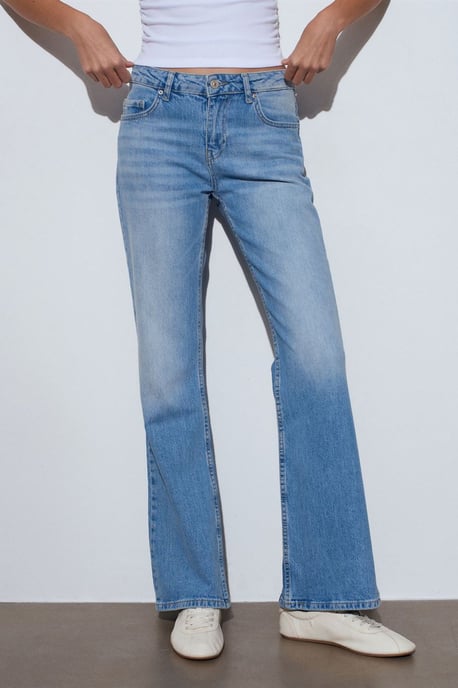 Low-Waist Bootcut-Jeans aus Denim - Image 3