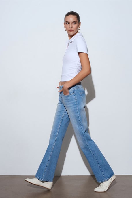 Low-Waist Bootcut-Jeans aus Denim - Image 4