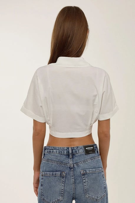 Kurzes ärmelloses Crop-Shirt - Image 4