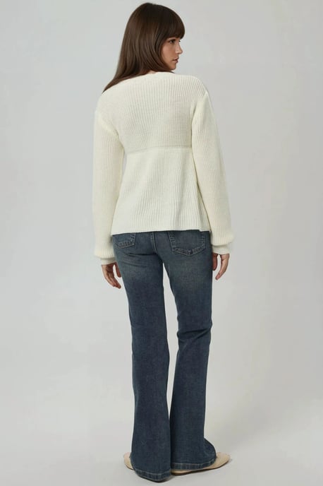 Geschnittener V-Ausschnitt-Pullover mit gebundenem Detail - Image 3