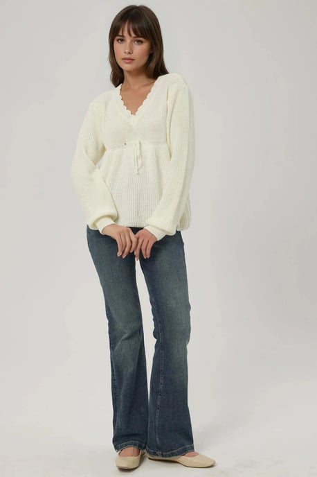 Geschnittener V-Ausschnitt-Pullover mit gebundenem Detail - Image 5
