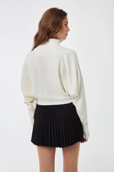 Lässiger Pullover mit Rollkragen - Image 4