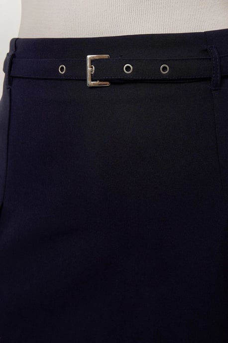 Gürtelmini-Shorts - Image 3