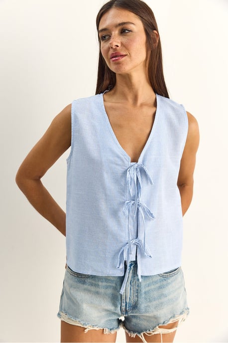 Gestreifte V-Ausschnitt-Bluse mit Bindedetail - Image 3