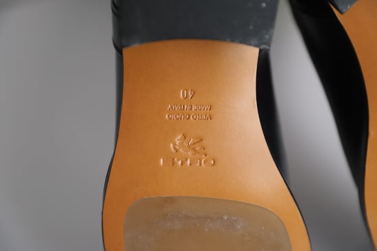 Etro Kniehohe Stiefel mit Blumenstickerei aus schwarzem Leder und Wildleder - Image 6