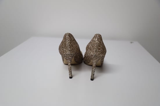 Jimmy Choo Romy Pumps aus goldglitzerndem Tüll - Image 5
