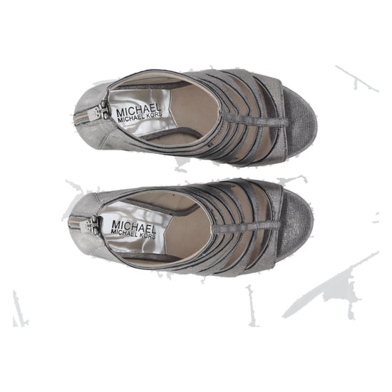 Michael Kors Mavis Peeptoe-Pumps mit Schlangenmuster in silbernem Leder - Image 4