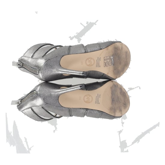 Michael Kors Mavis Peeptoe-Pumps mit Schlangenmuster in silbernem Leder - Image 5