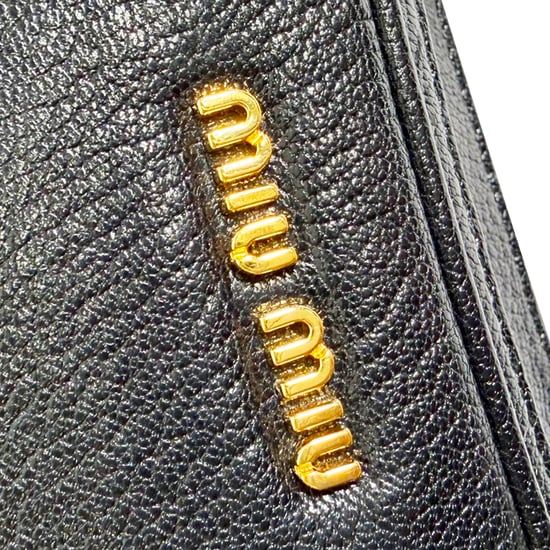 Miu Miu Madras Umhängetasche aus schwarzem Ziegenleder - Image 6
