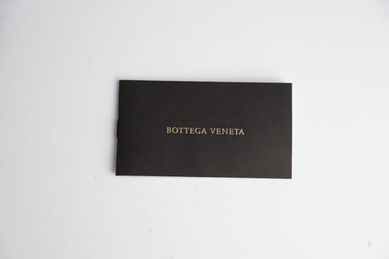 Bottega Veneta Zig Zag Zweifarbige Handschuhe aus schwarzem Nylon und Leder - Image 2