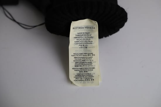 Bottega Veneta Zig Zag Zweifarbige Handschuhe aus schwarzem Nylon und Leder - Image 5