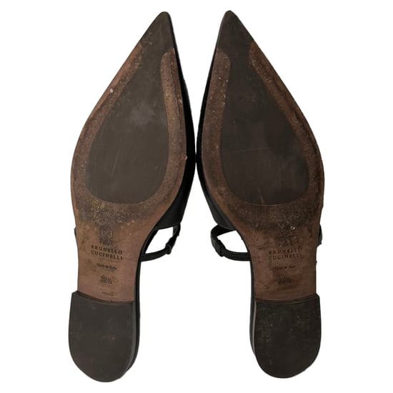 Brunello Cucinelli Verziertes Cutout Slingback Ballerinas aus schwarzem Leder - Image 6