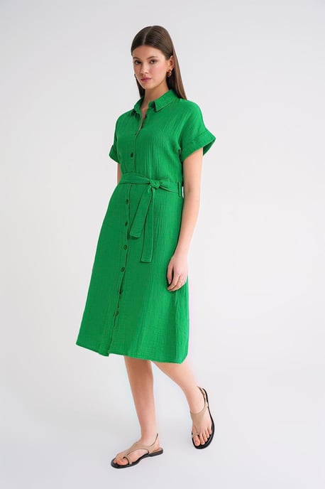 Lässig geschnittenes Midi-Kleid mit Hemdkragen und Knöpfen - Image 6