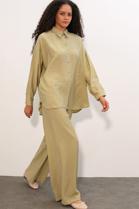 Big Dart Strukturiertes Button-down-Langarmhemd - Khaki - Image 3