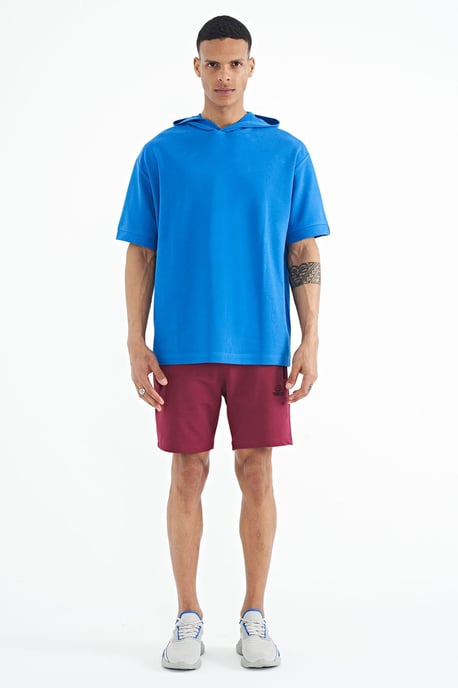 Übergröße Kapuzen-T-Shirt mit Accessoire-Details - Image 3