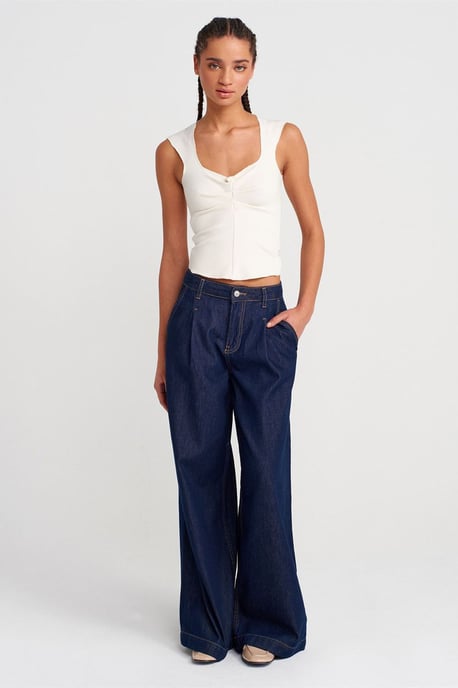 Taillierte ärmellose Crop-Bluse mit quadratischem Ausschnitt - Image 4