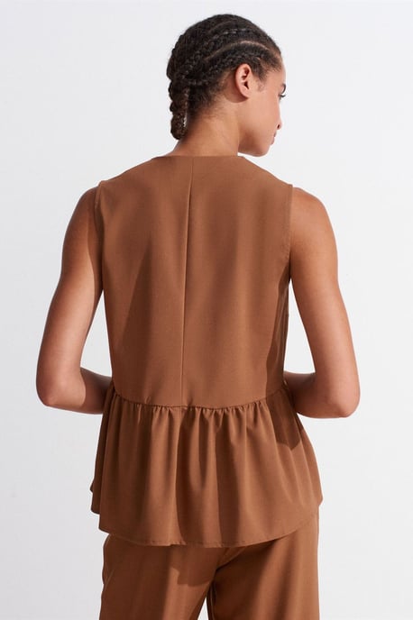 Dilvin Ärmellose Crêpe-Bluse mit V-Ausschnitt und Knopfleiste - Dunkelbraun - Image 2