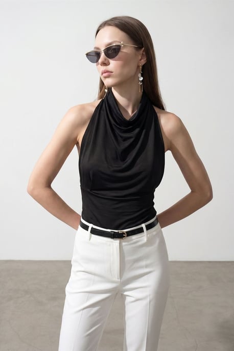 Taillierte ärmellose Bluse mit Schlauchkragen - Image 1