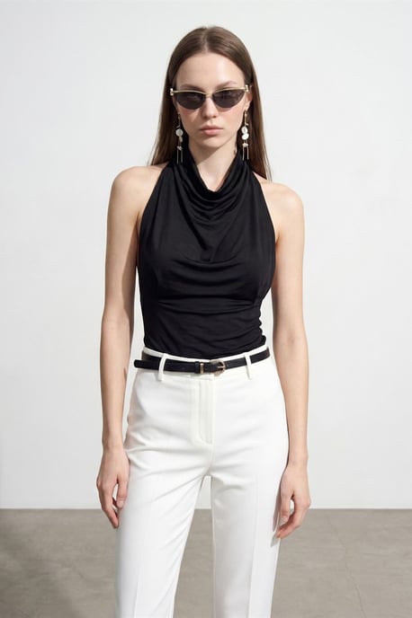 Taillierte ärmellose Bluse mit Schlauchkragen - Image 3
