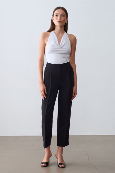 Ärmellose Bluse mit Schlauchkragen und Bindegürtel - Image 3