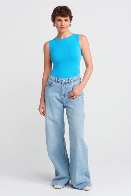 Ärmellose Slim-Fit Boot-Ausschnitt-Bluse - Image 3