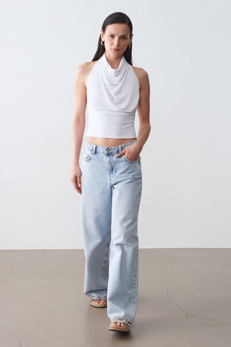 Taillierte ärmellose Bluse mit Schlauchkragen - Image 4