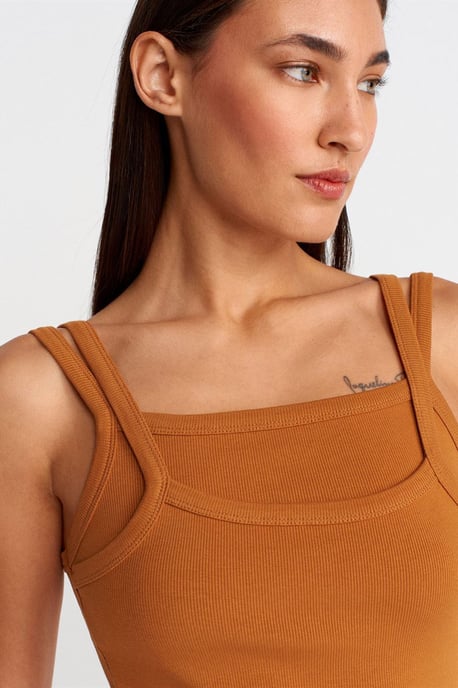 Rippenshirt ohne Ärmel mit quadratischem Ausschnitt - Image 3