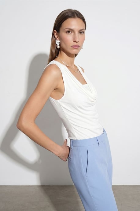 Ärmellose Cowl-Neck-Jersey-Bluse - Image 5