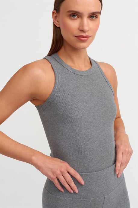 Gerippte Halsbandfreie ärmellose Bluse - Image 3