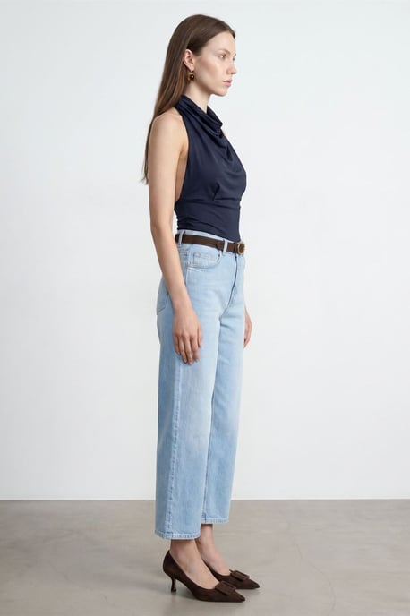 Taillierte ärmellose Bluse mit Schlauchkragen - Image 4