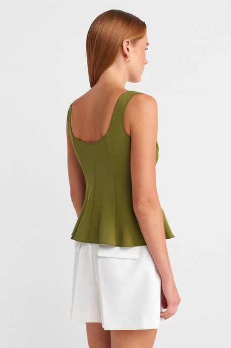 Figurbetonte ärmellose Peplum-Bluse - Image 2