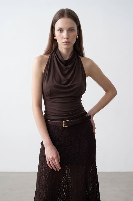 Taillierte ärmellose Bluse mit Schlauchkragen - Image 3