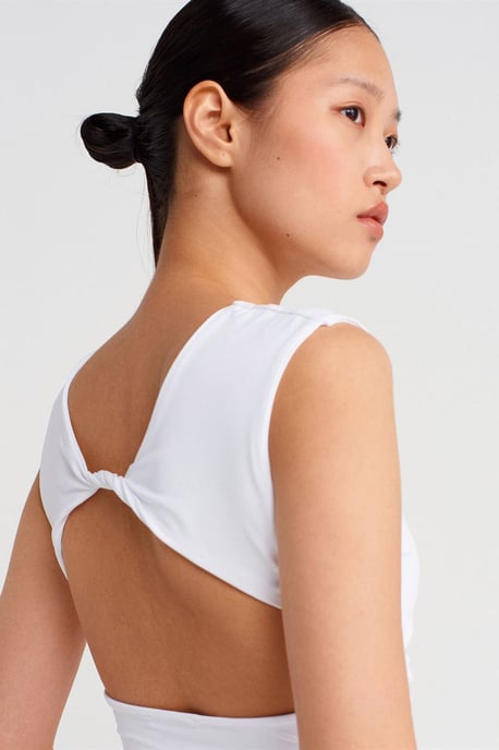 Damen Slim-Fit Cut-out Crop Bluse - Image 4