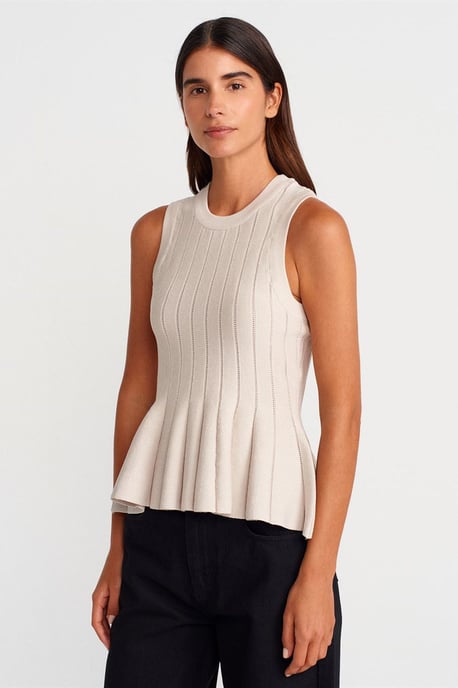 Rippenshirt Ärmellos mit Rüsche - Image 1