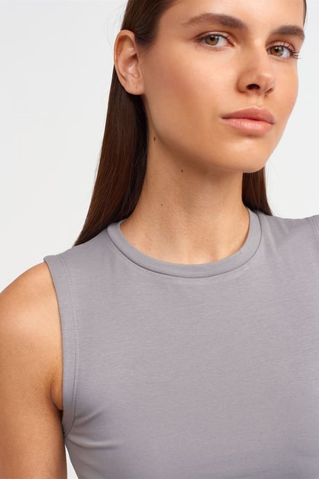 Ärmelloses Crop-Top aus Baumwoll-Jersey - Image 4