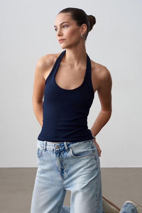 Gerippte Halsbandfreie ärmellose Bluse - Image 1