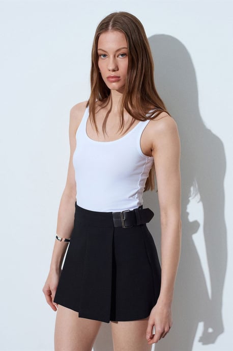 Dilvin Ärmellose Slim-Fit-Jersey-Bluse - Weiß - Image 3